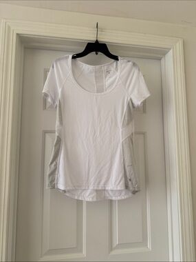 Layers White Short-Sleeve Scoop Neck Performance Tee